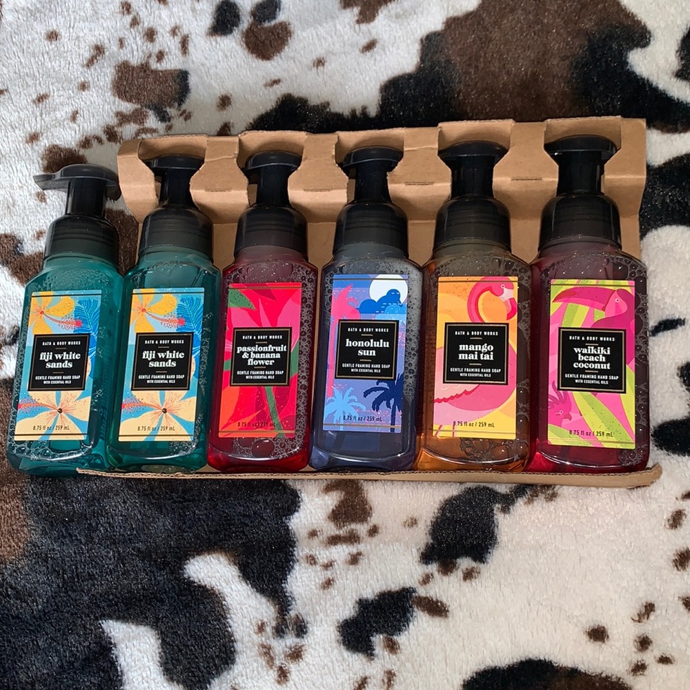 BUNDLE!¡ Never opened 6 Bath and Body Works soaps!